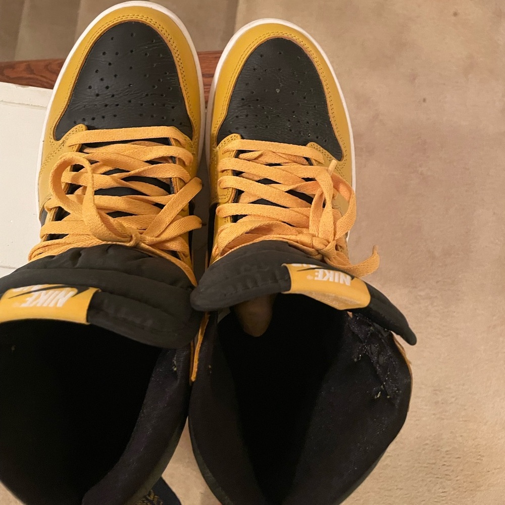 Jordan 1’s OG Pollen - Picture 3 of 3